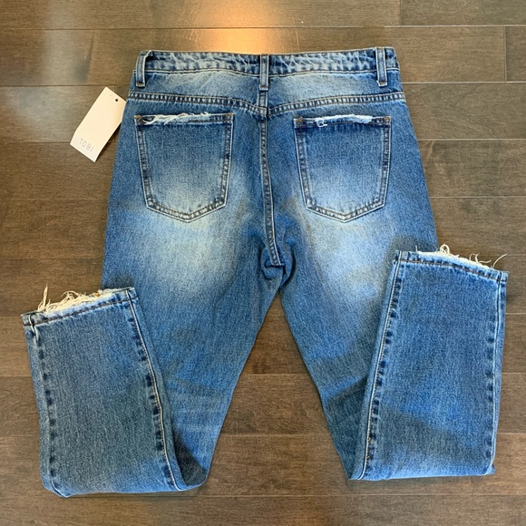 TOBI MID RISE CROPPED JEAN - Picture 7 of 9